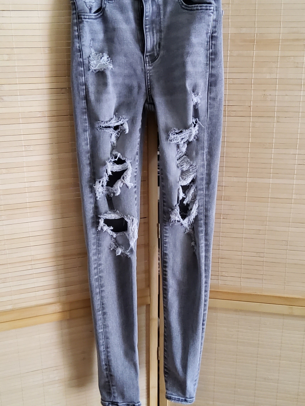 American Eagle Outfitters Grey Distressed Skinny Jeans